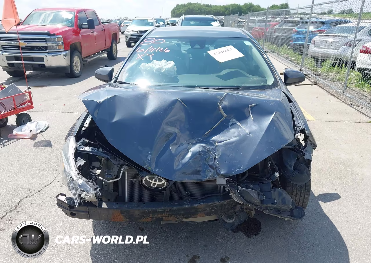 2018 Toyota Corolla Le VIN:5YFBURHE5JP850957 - 6