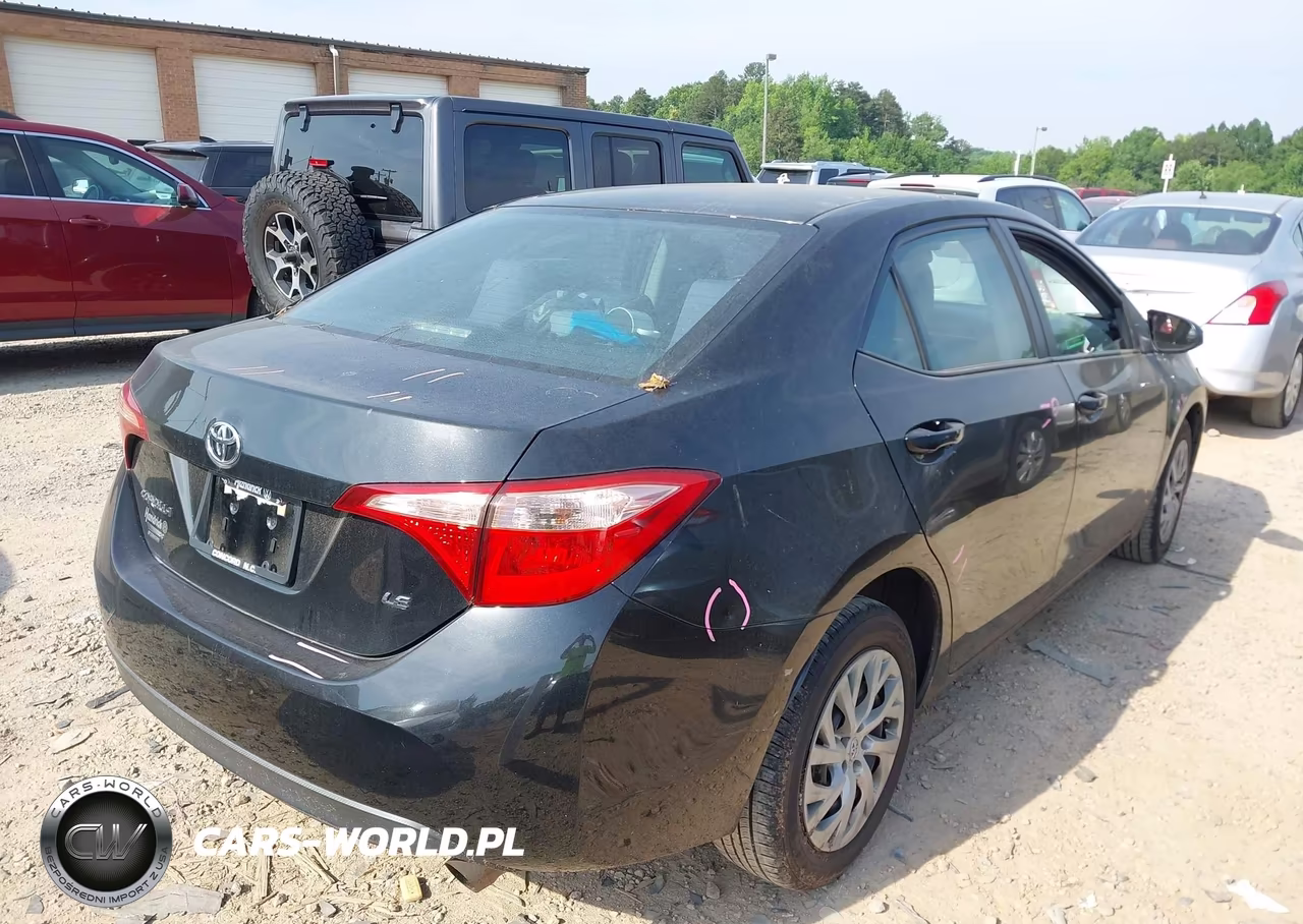 2019 Toyota Corolla Le VIN:2T1BURHE0KC230616 - 4