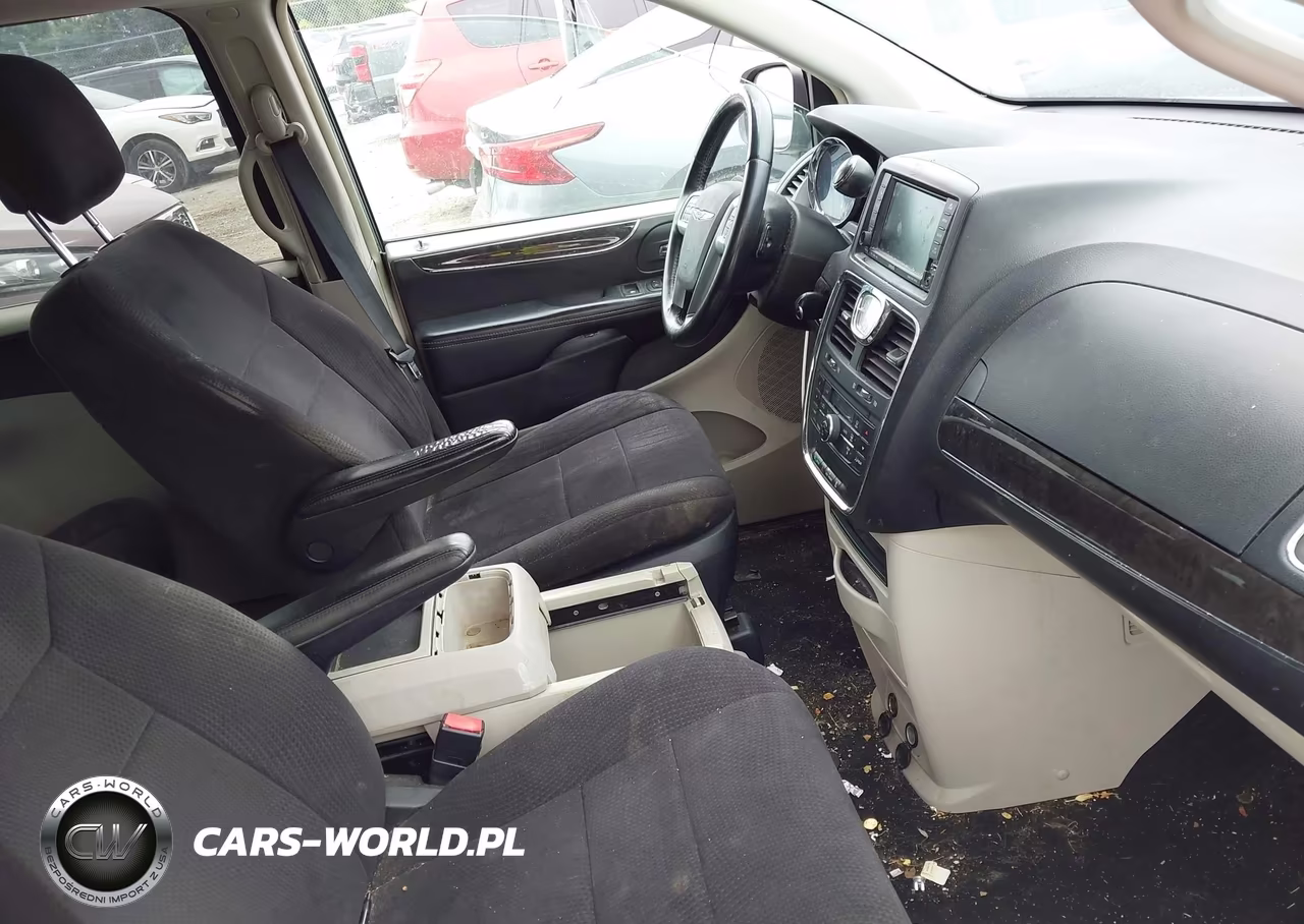 2011 Chrysler Town & Country Touring VIN:2A4RR5DG5BR638331 - 5