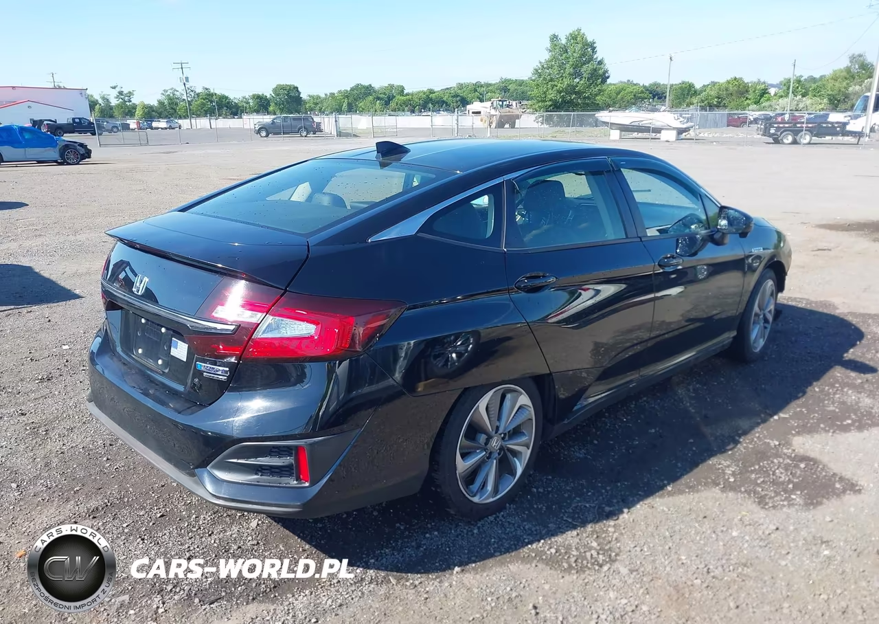 2018 Honda Clarity Plug-In Hybrid Touring VIN:JHMZC5F33JC003938 - 4