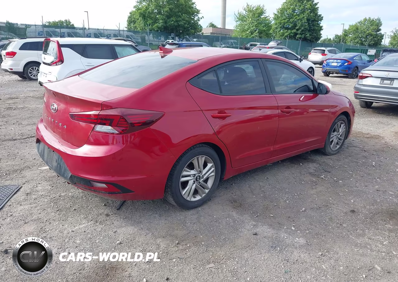 2019 Hyundai Elantra Sel VIN:5NPD84LF2KH415201 - 4