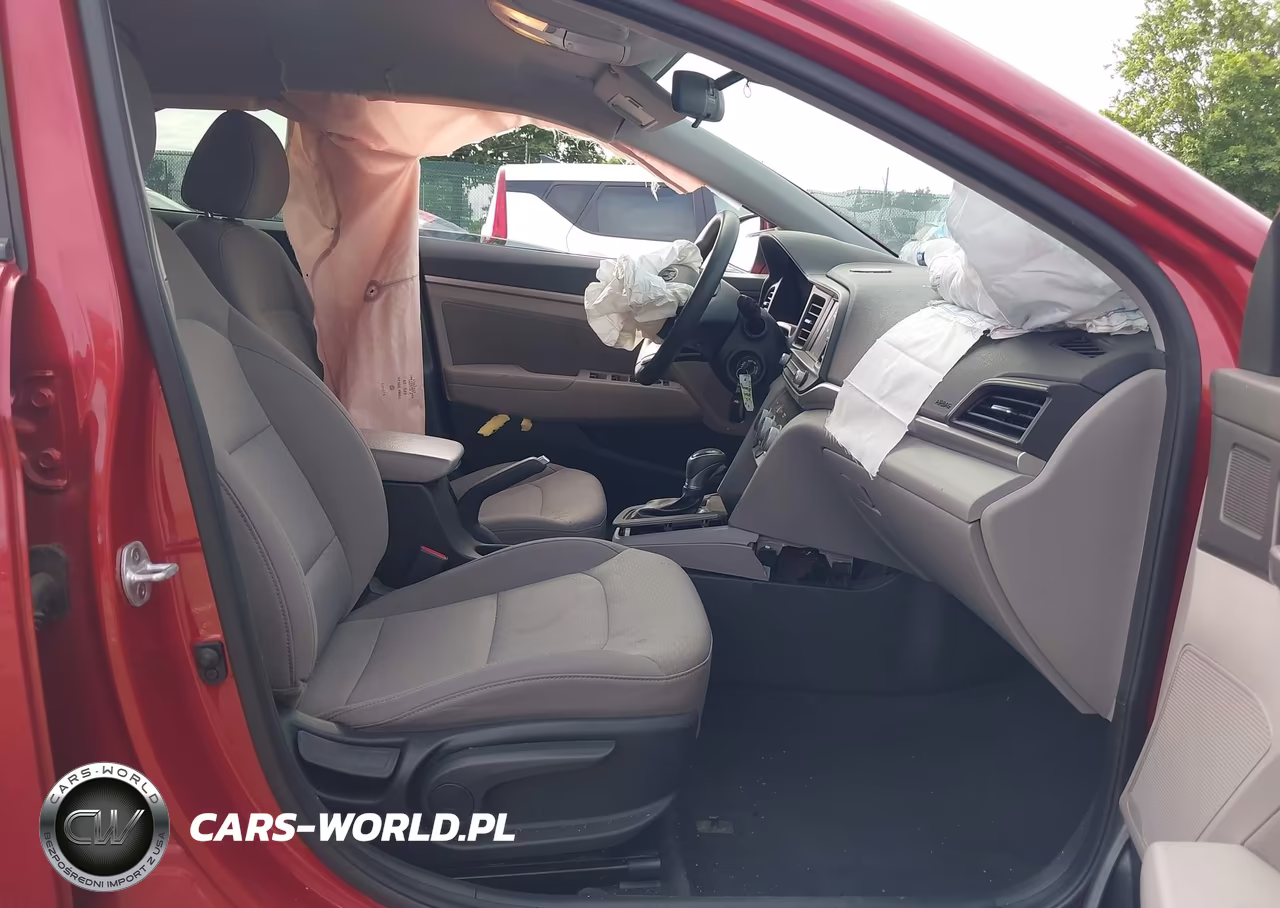2019 Hyundai Elantra Sel VIN:5NPD84LF2KH415201 - 5