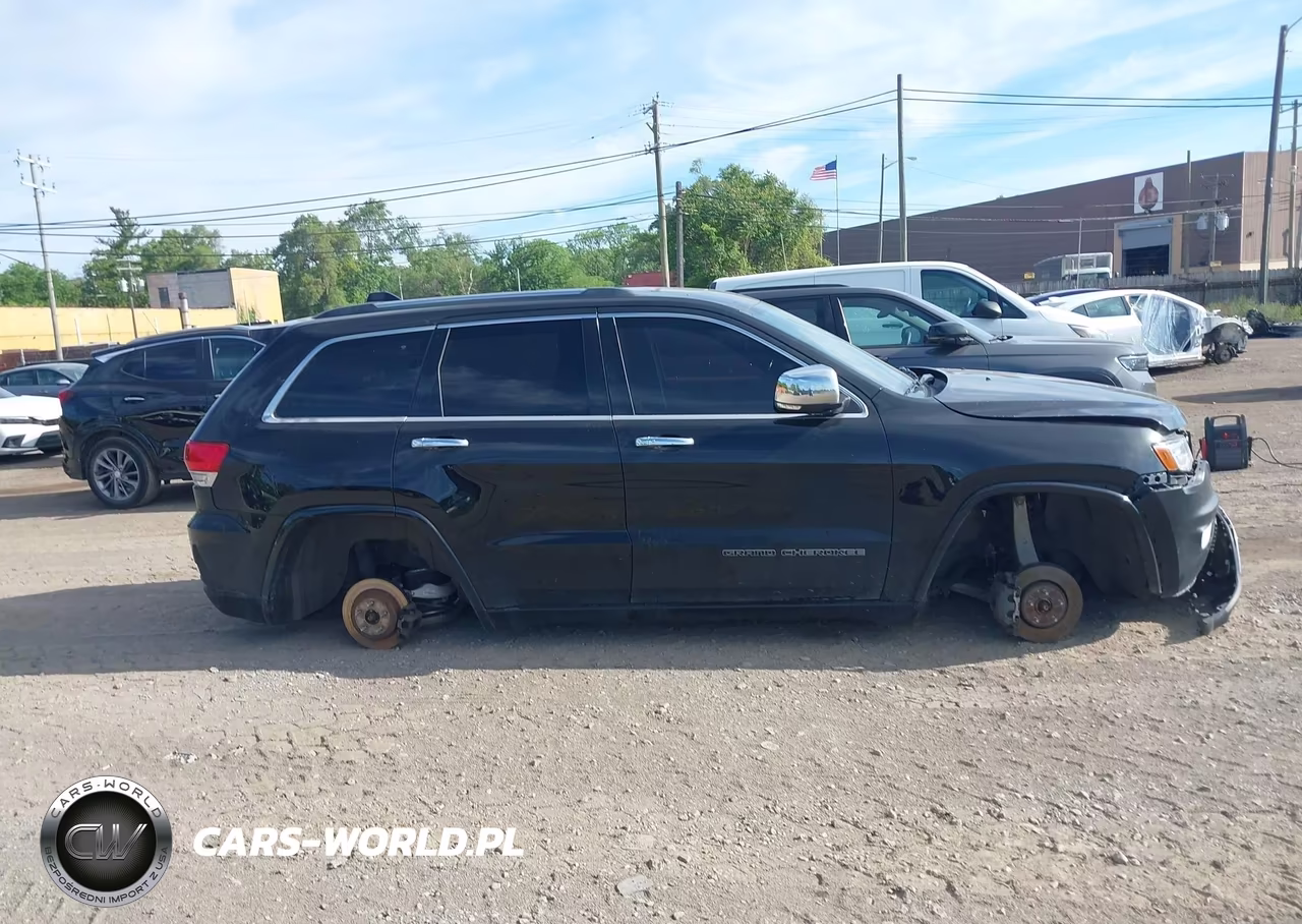 2020 Jeep Grand Cherokee Overland 4X4 VIN:1C4RJFCG6LC211352 - 13