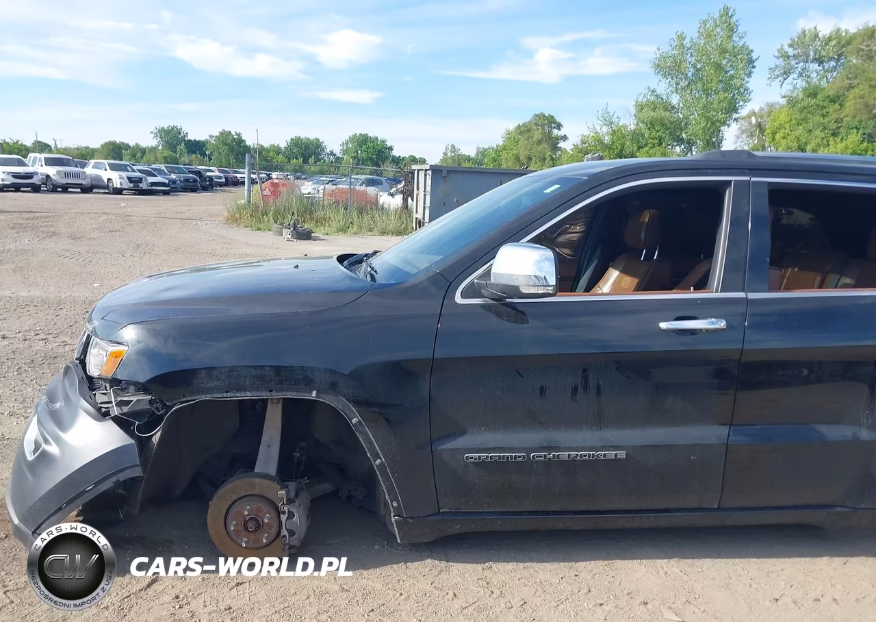 2020 Jeep Grand Cherokee Overland 4X4 VIN:1C4RJFCG6LC211352 - 14