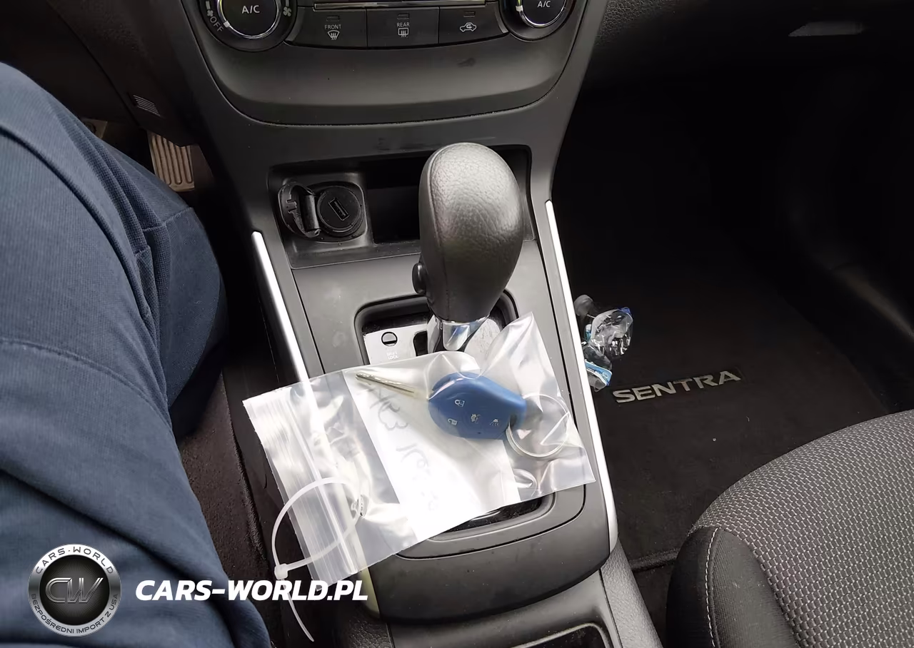 2019 Nissan Sentra S VIN:3N1AB7AP7KY290025 - 11