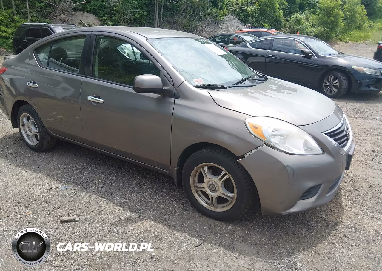 2013 Nissan Versa 1.6 Sv