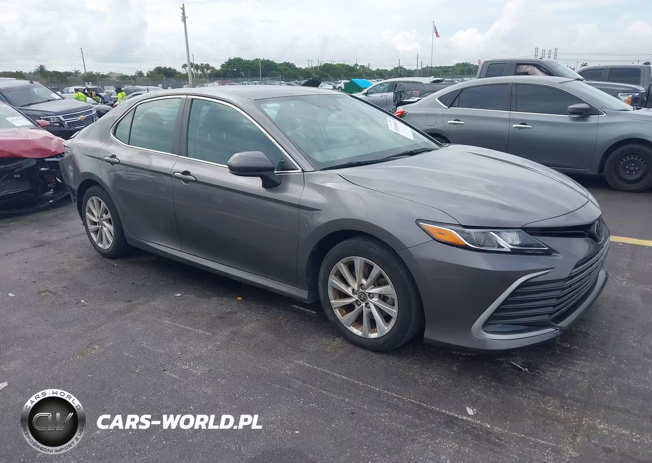 2023 Toyota Camry Le – zdjęcie 1 z 16