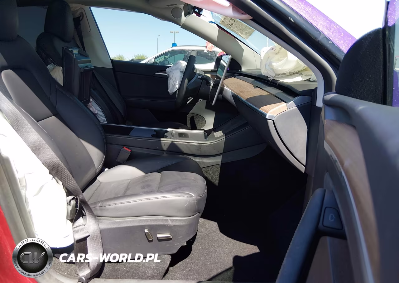 2024 Tesla Model Y Performance Dual Motor All-Wheel Drive VIN:7SAYGDEF4RF158975 - 5