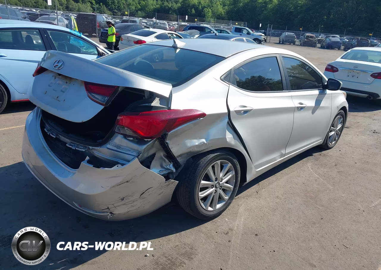 2015 Hyundai Elantra Se VIN:5NPDH4AE9FH594921 - 4