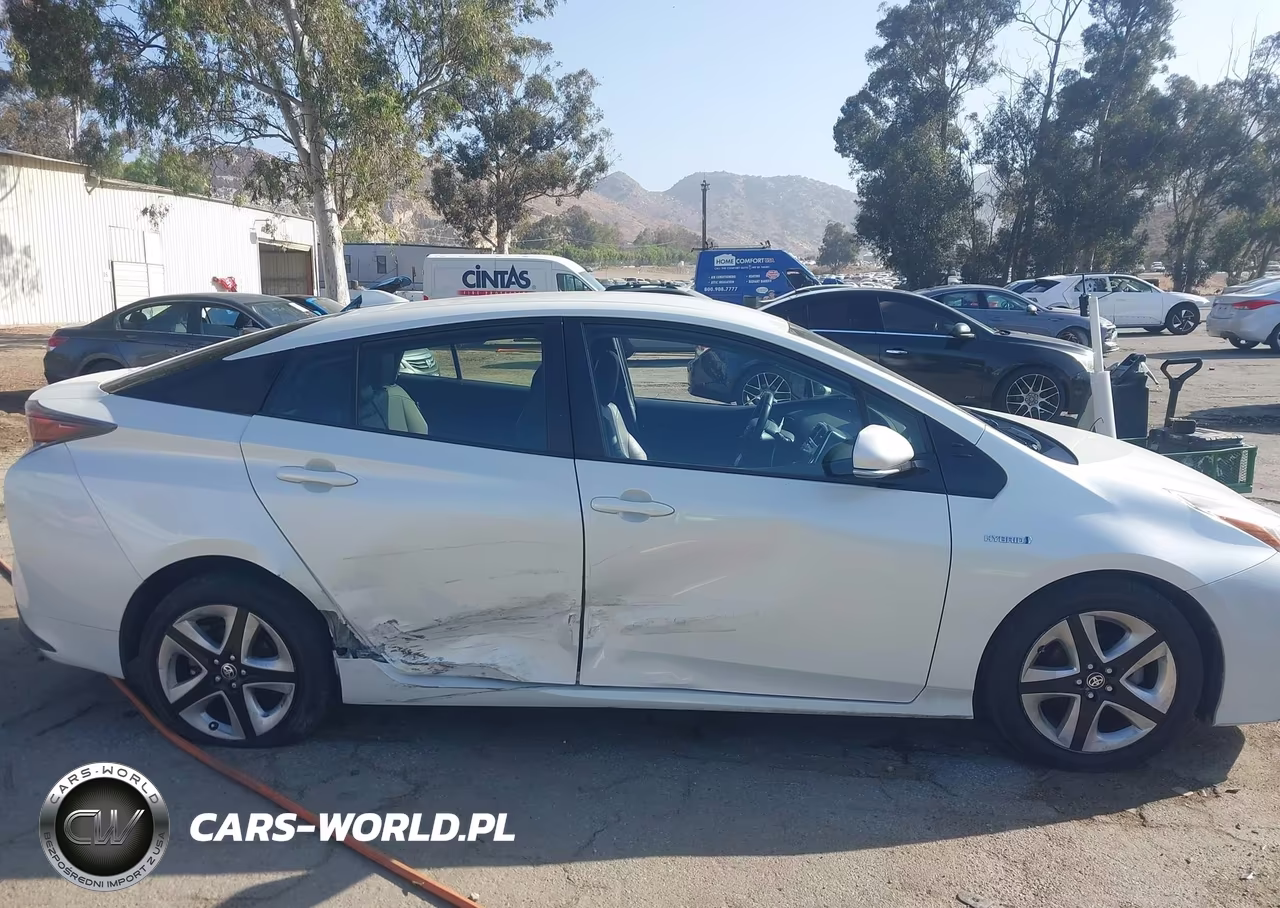 2016 Toyota Prius Four Touring VIN:JTDKARFU5G3519946 - 13