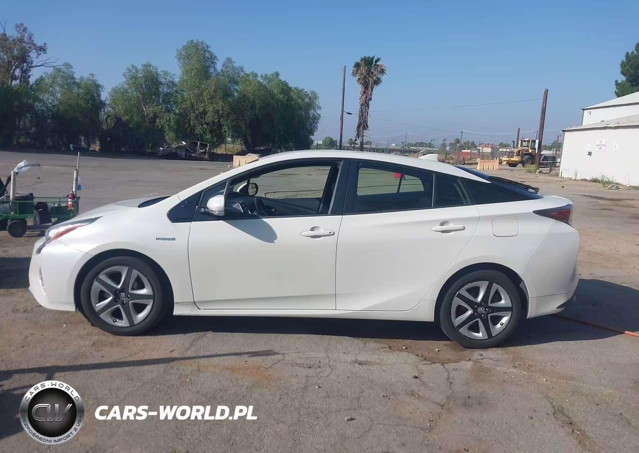 2016 Toyota Prius Four Touring VIN:JTDKARFU5G3519946 - 14