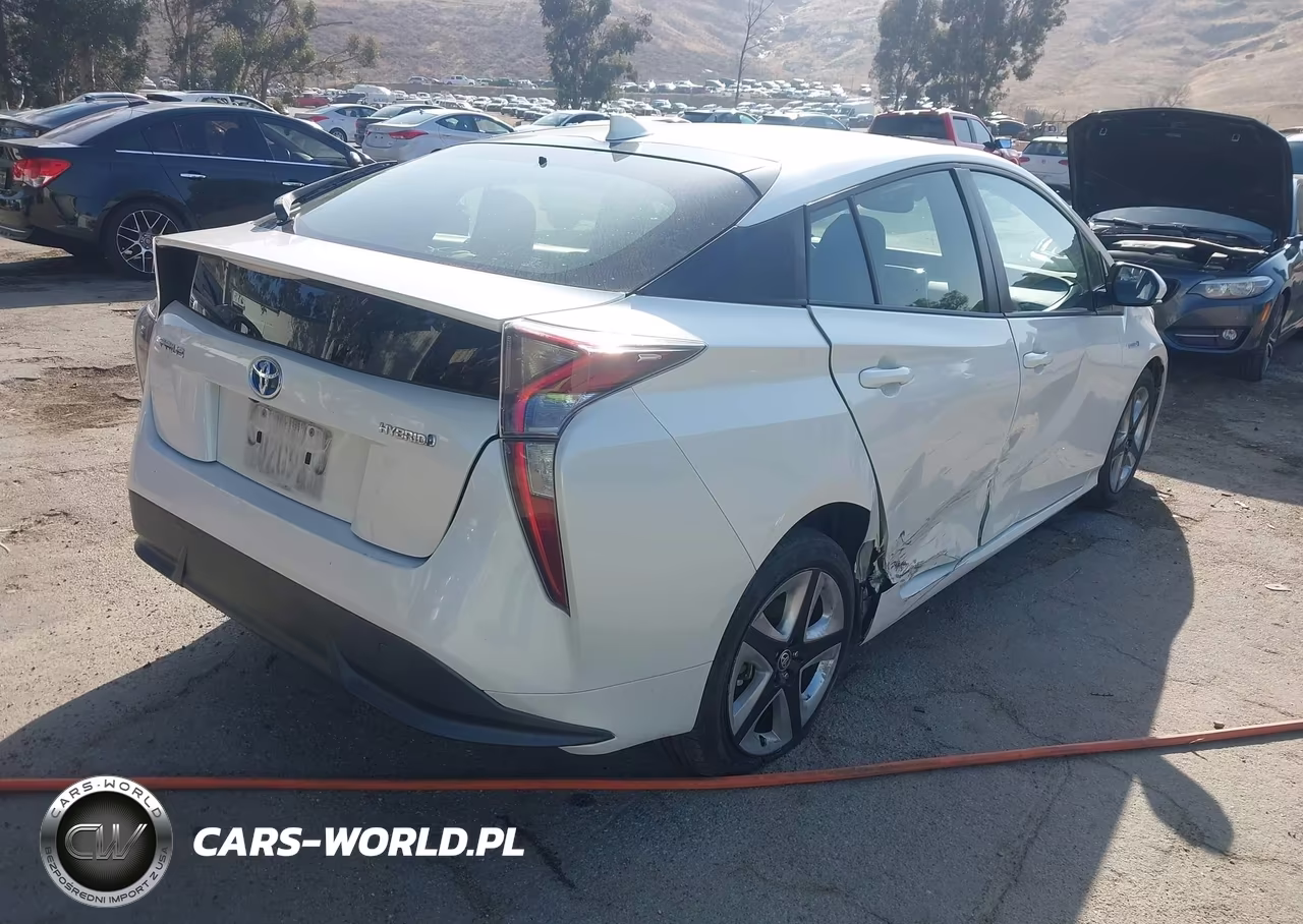 2016 Toyota Prius Four Touring VIN:JTDKARFU5G3519946 - 4
