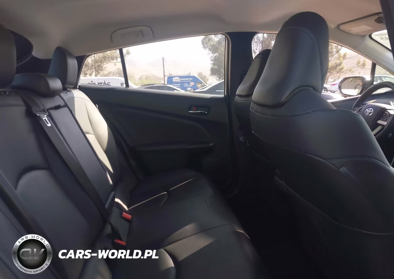 2016 Toyota Prius Four Touring VIN:JTDKARFU5G3519946 - 8