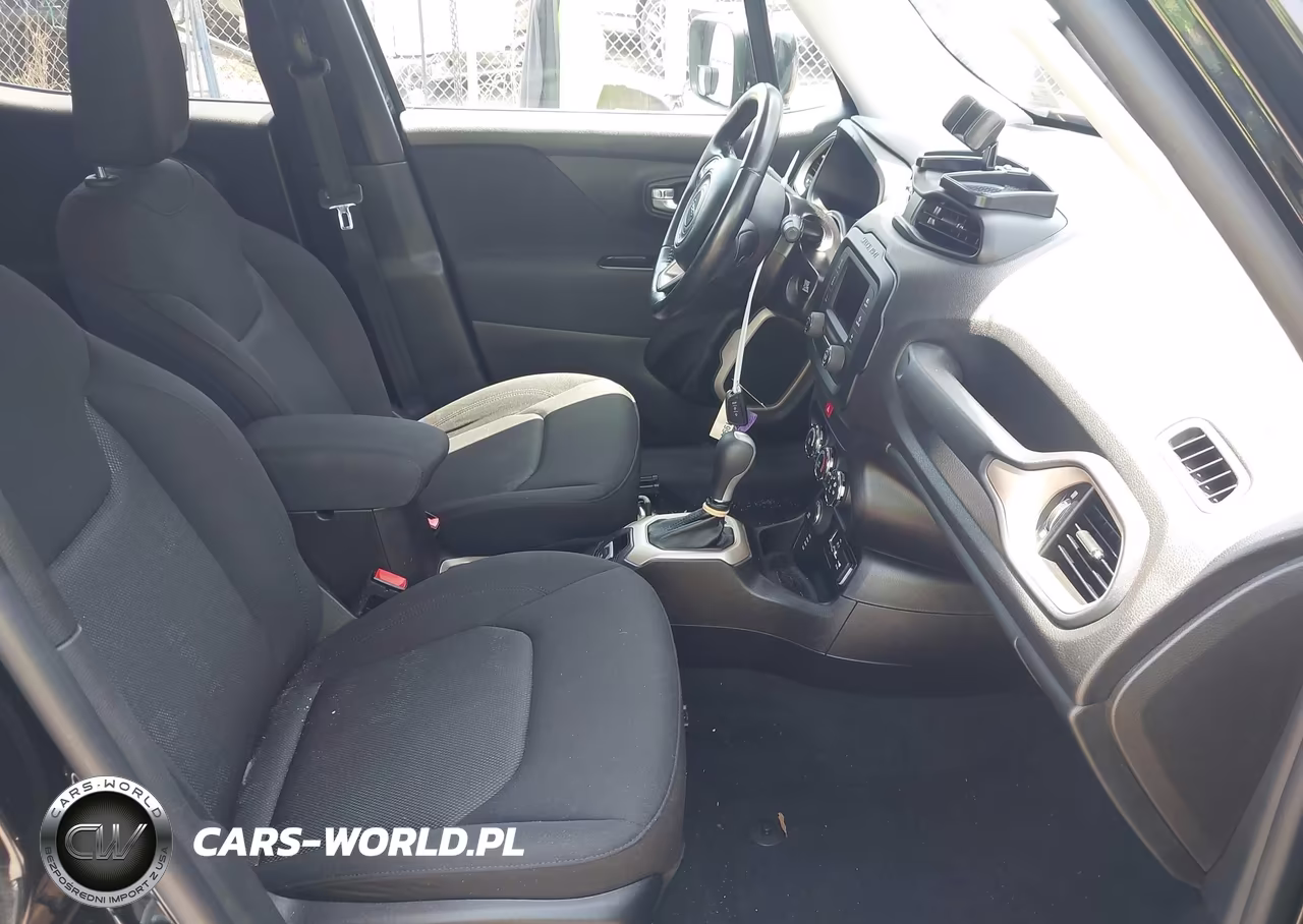 2017 Jeep Renegade Latitude 4X4 VIN:ZACCJBBB8HPE42020 - 5