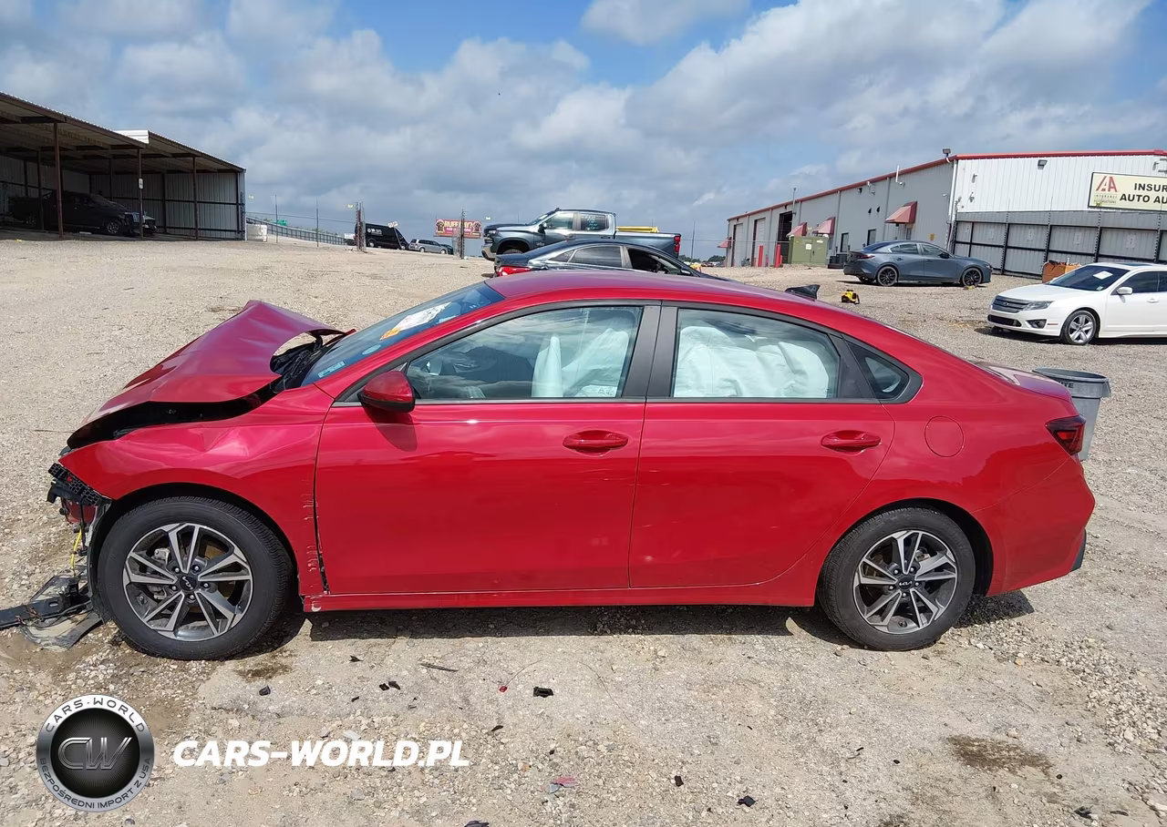 2024 Kia Forte Lxs VIN:3KPF24AD6RE836672 - 13