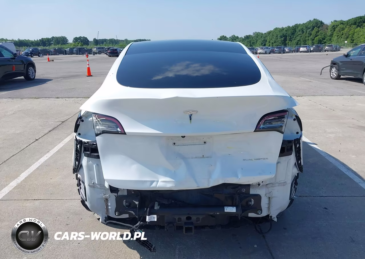2020 Tesla Model Y Long Range Dual Motor All-Wheel Drive VIN:5YJYGDEE4LF014337 - 17