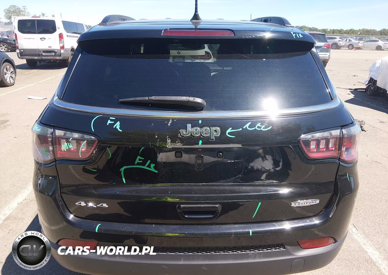 2024 Jeep Compass Latitude 4X4 VIN:3C4NJDBN8RT119594 - 18