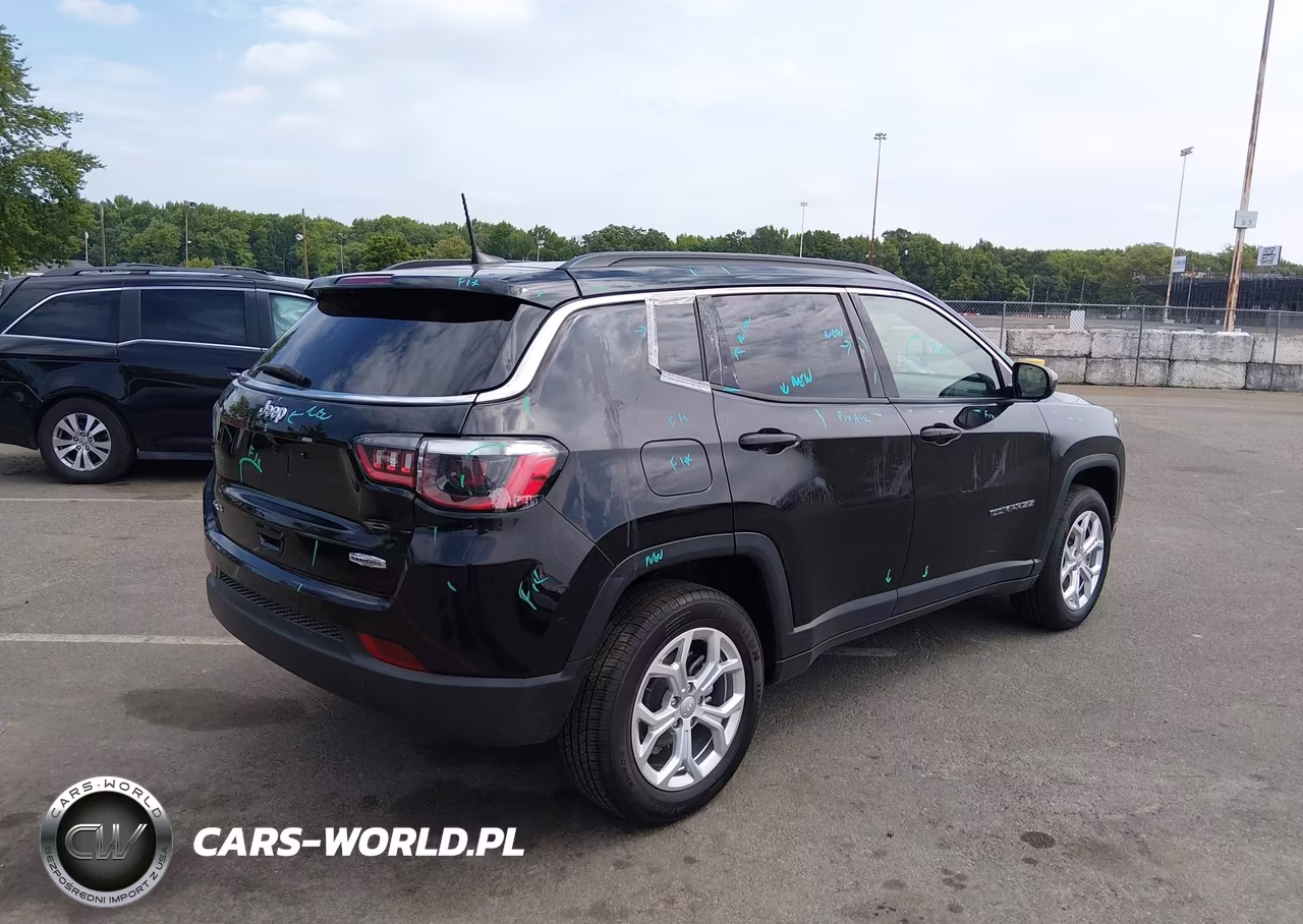 2024 Jeep Compass Latitude 4X4 VIN:3C4NJDBN8RT119594 - 4