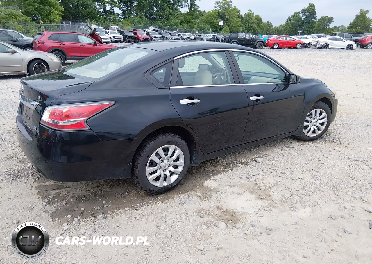2014 Nissan Altima 2.5 S VIN:1N4AL3AP0EC116044 - 4