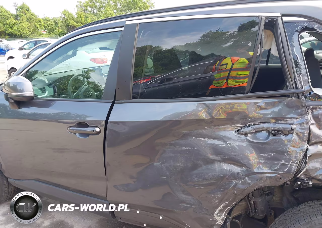 2025 Toyota Rav4 Xle VIN:2T3P1RFV9SW561685 - 17