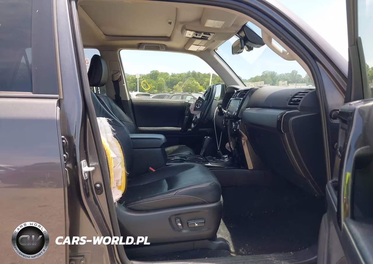 2021 Toyota 4Runner Nightshade Special Edition VIN:JTEJU5JRXM5876484 - 5