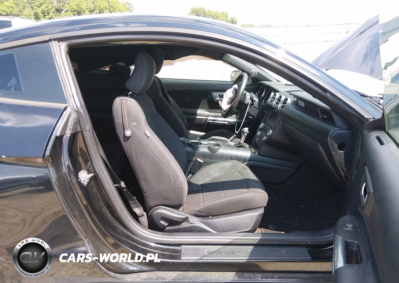 2016 Ford Mustang V6 VIN:1FA6P8AM7G5215044 - 5