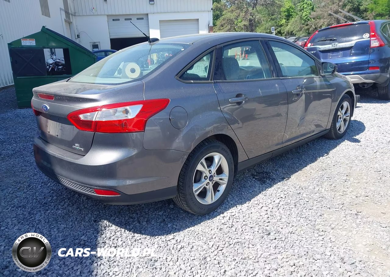 2014 Ford Focus Se VIN:1FADP3F25EL368791 - 4