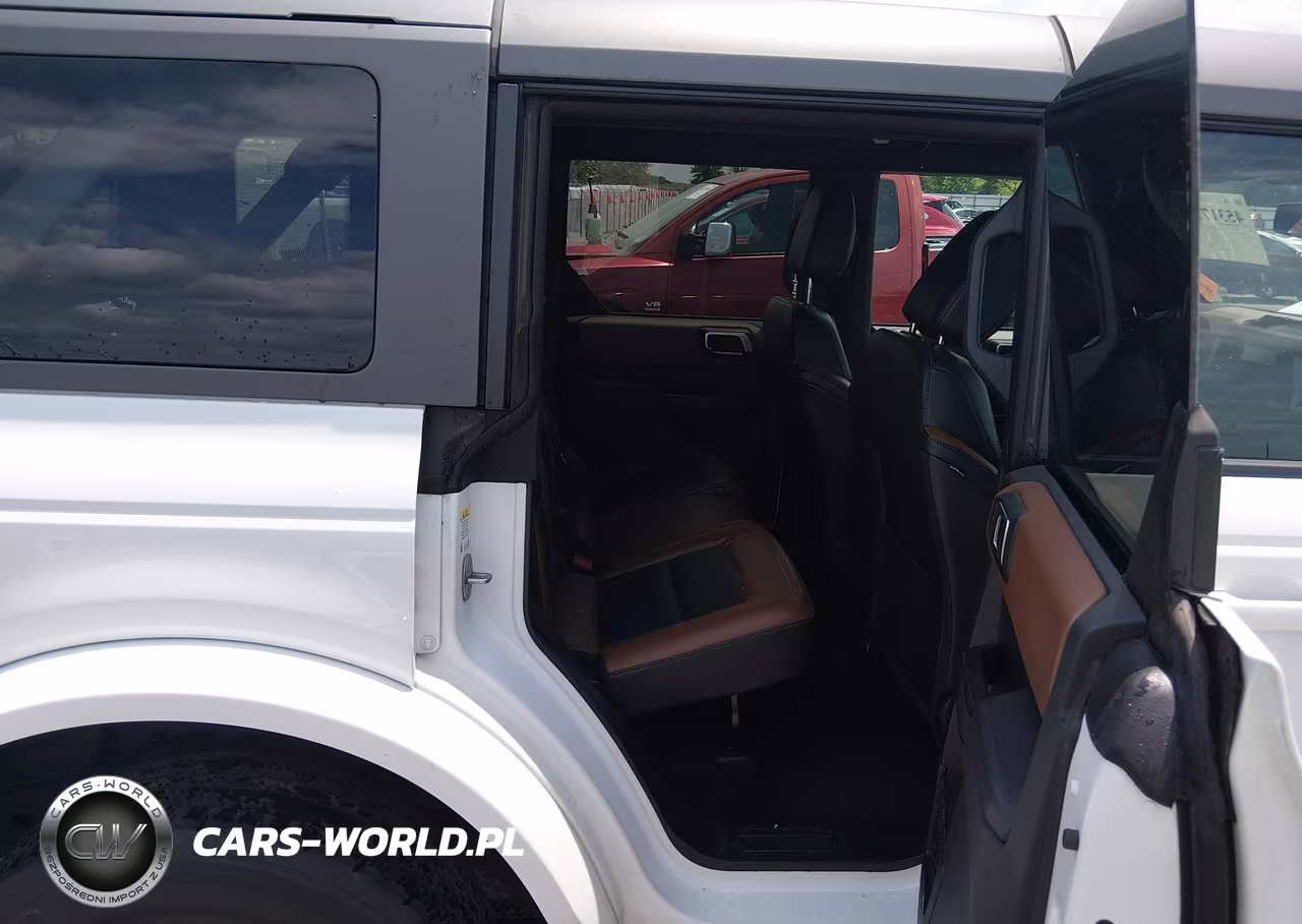 2024 Ford Bronco Outer Banks VIN:1FMEE8BPXRLA21154 - 8