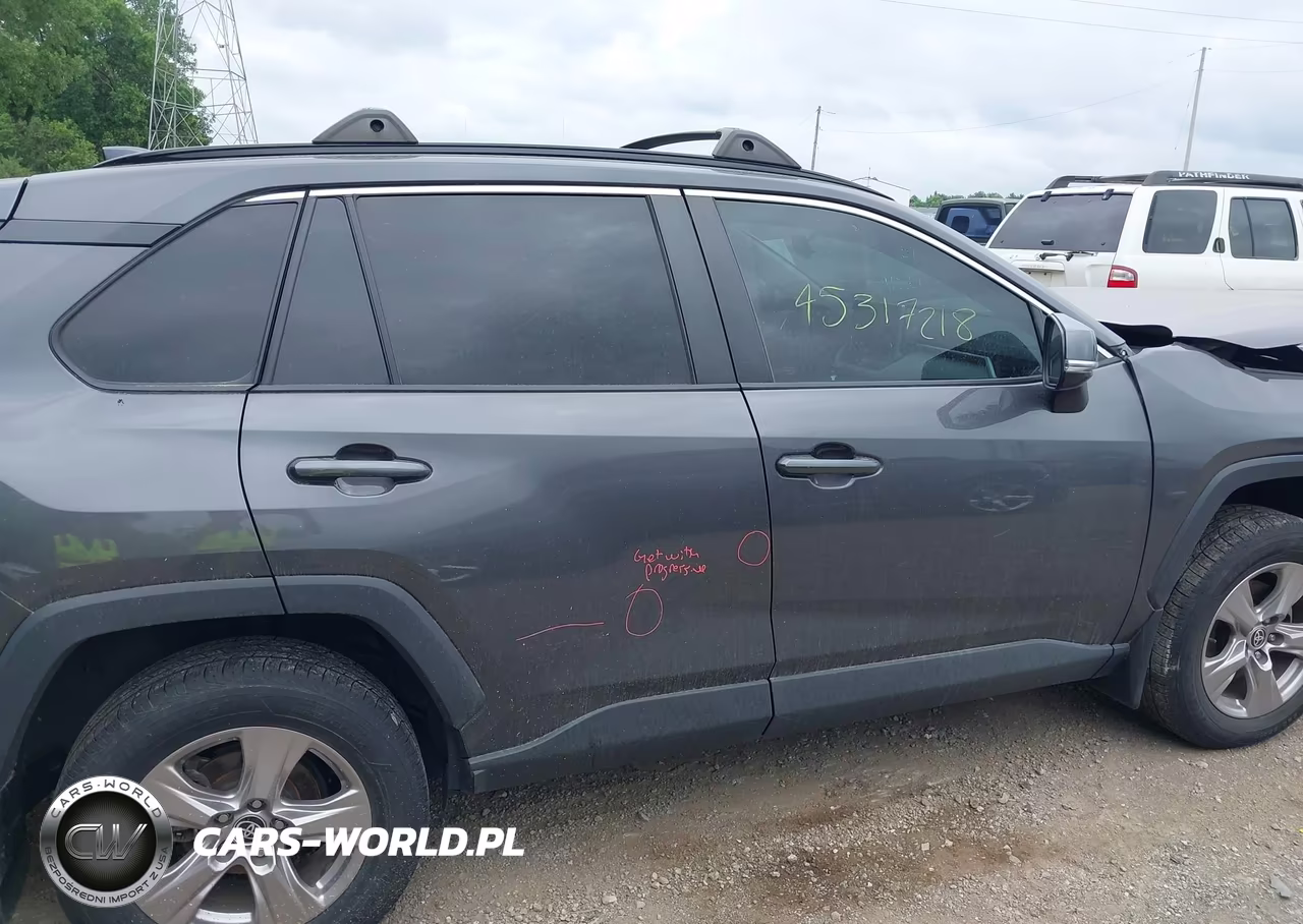 2022 Toyota Rav4 Xle VIN:2T3P1RFV2NW261054 - 13