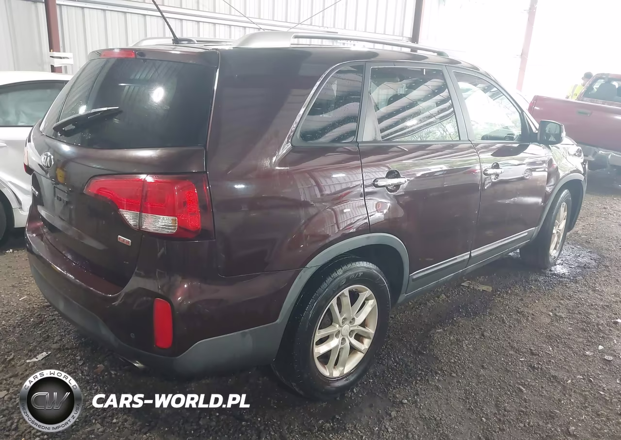 2015 Kia Sorento Lx VIN:5XYKT3A68FG656695 - 4