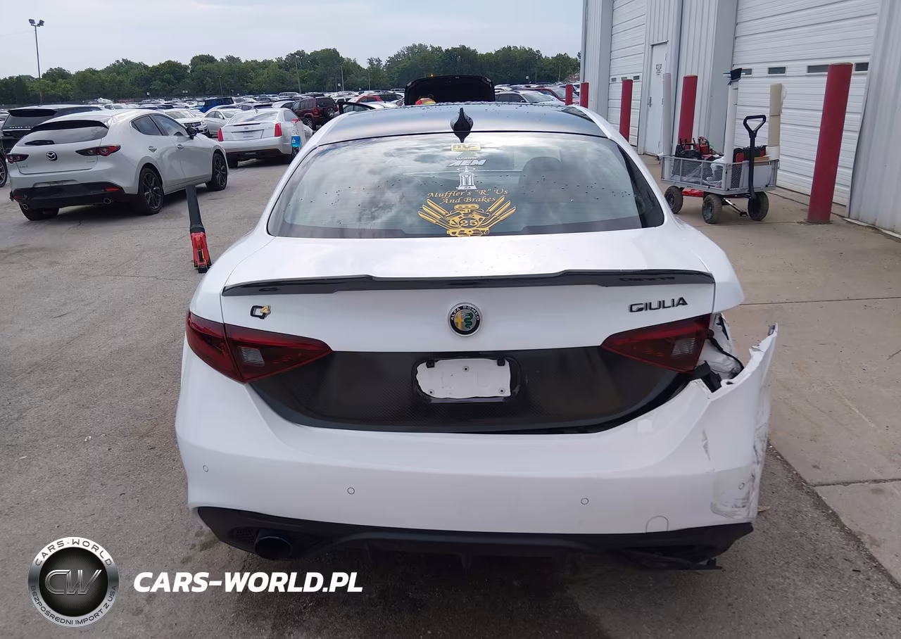 2018 Alfa Romeo Giulia Ti Sport Awd VIN:ZARFAEEN0J7577182 - 16
