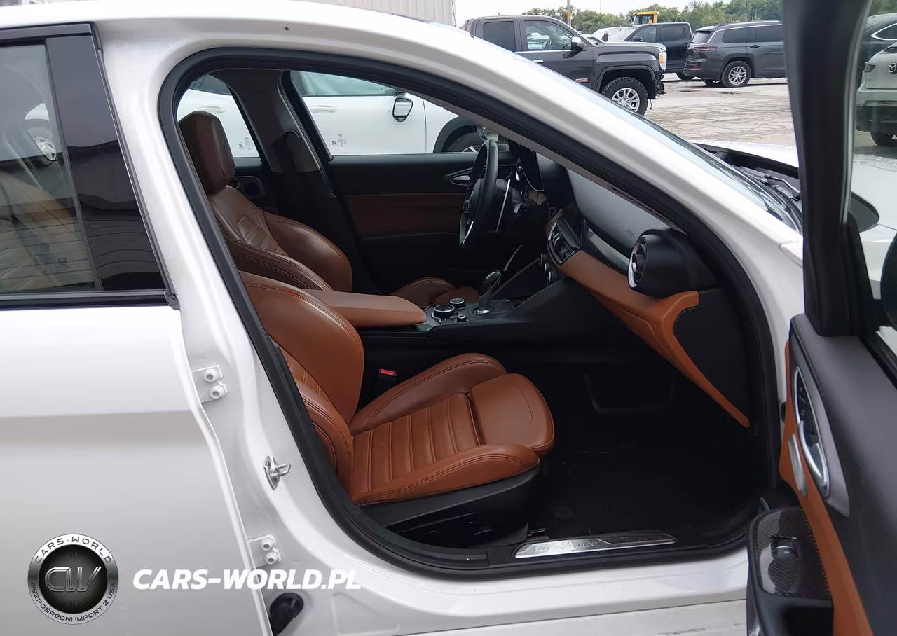 2018 Alfa Romeo Giulia Ti Sport Awd VIN:ZARFAEEN0J7577182 - 5