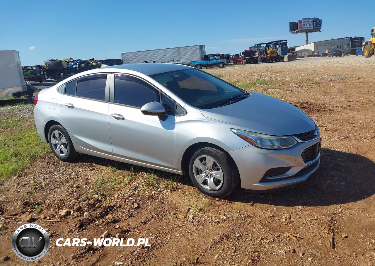 2017 Chevrolet Cruze Ls Auto – zdjęcie 1 z 11