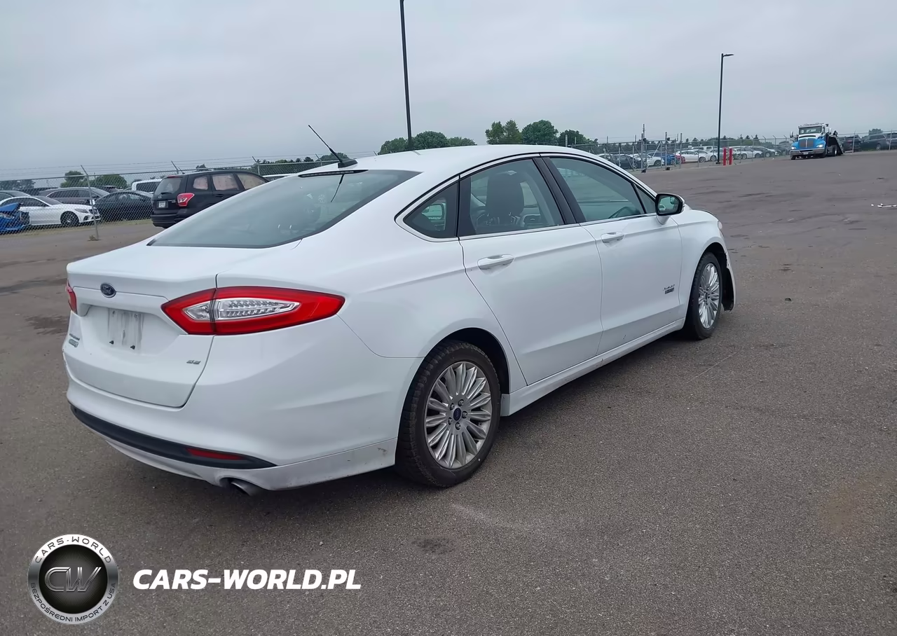 2014 Ford Fusion Energi Se Luxury VIN:3FA6P0PU6ER299022 - 4