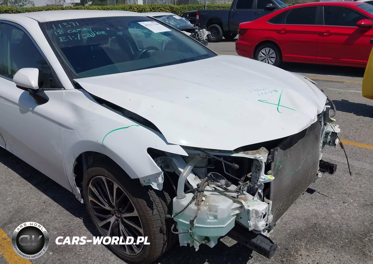 2018 Toyota Camry Se VIN:4T1B11HK3JU133245 - 18