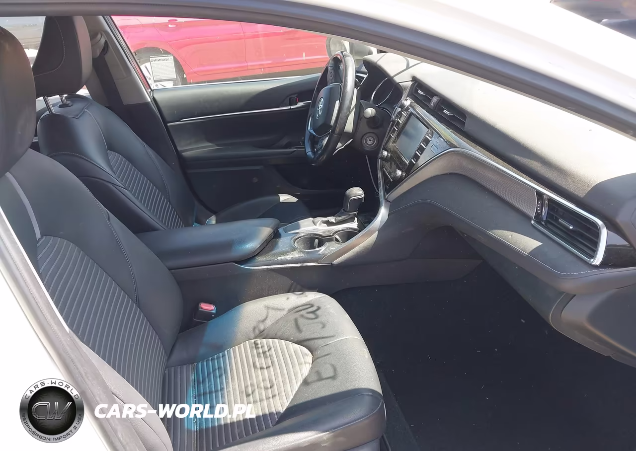 2018 Toyota Camry Se VIN:4T1B11HK3JU133245 - 5