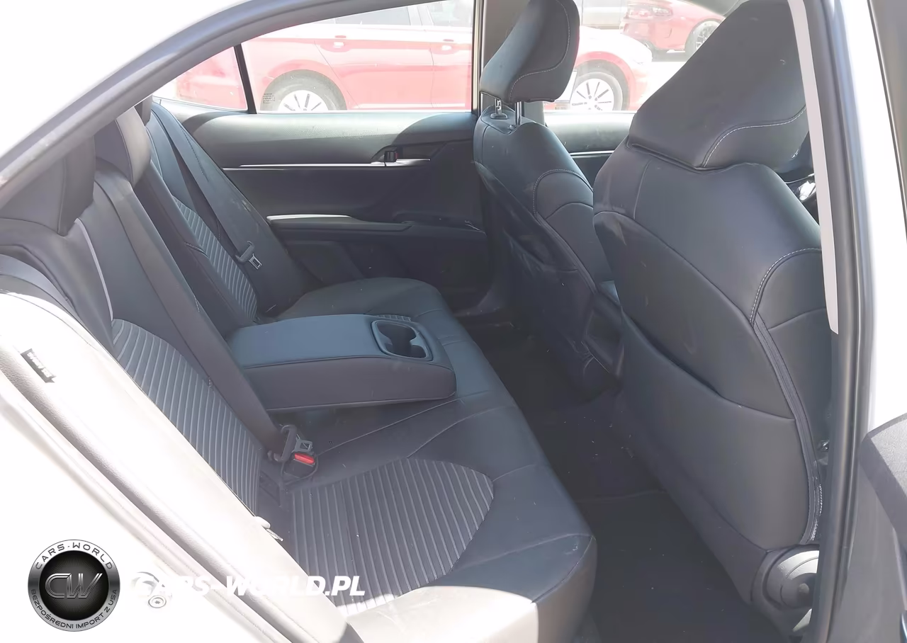 2018 Toyota Camry Se VIN:4T1B11HK3JU133245 - 8