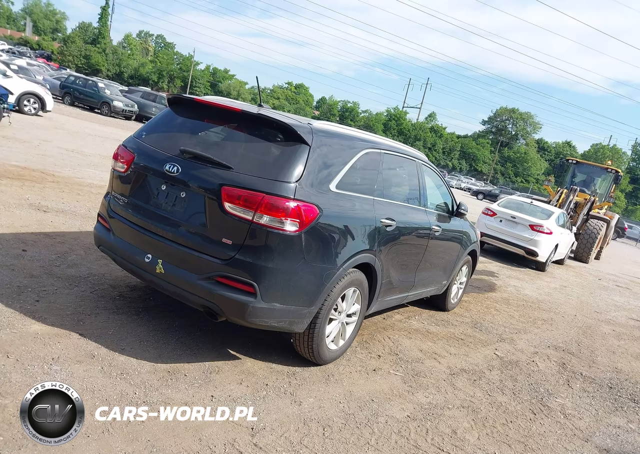 2017 Kia Sorento 2.4L Lx VIN:5XYPGDA3XHG295656 - 4