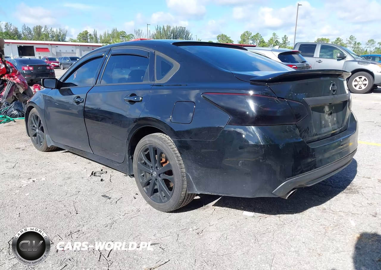2017 Nissan Altima 2.5 Sr VIN:1N4AL3AP8HC196455 - 3