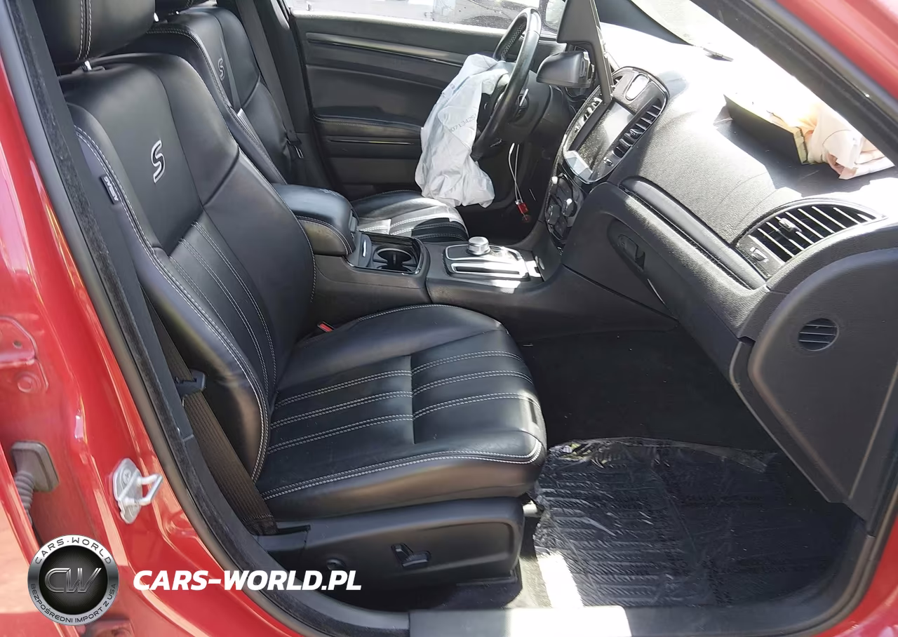 2015 Chrysler 300 300S VIN:2C3CCAGG0FH746860 - 5