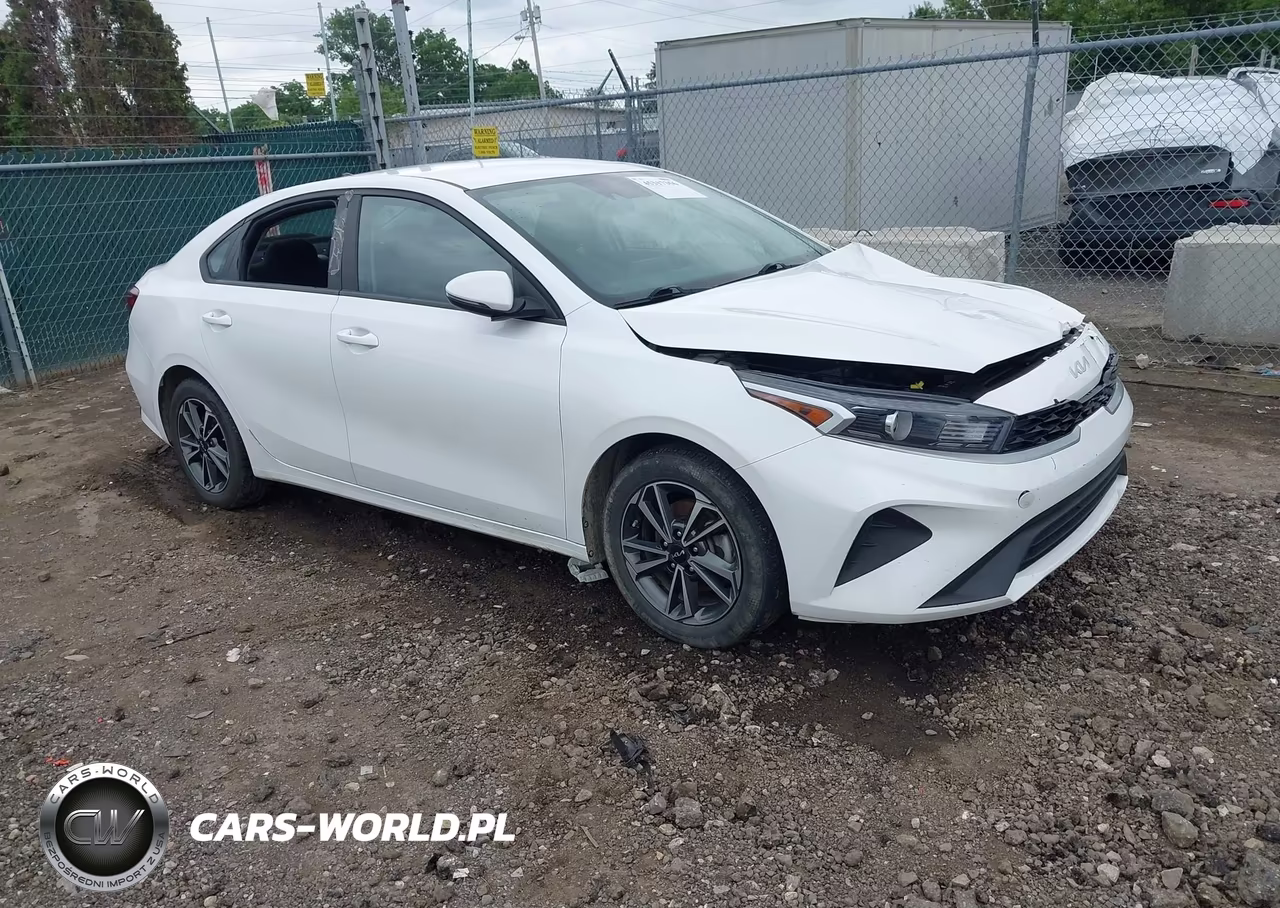 2023 Kia Forte Lxs – zdjęcie 1 z 16
