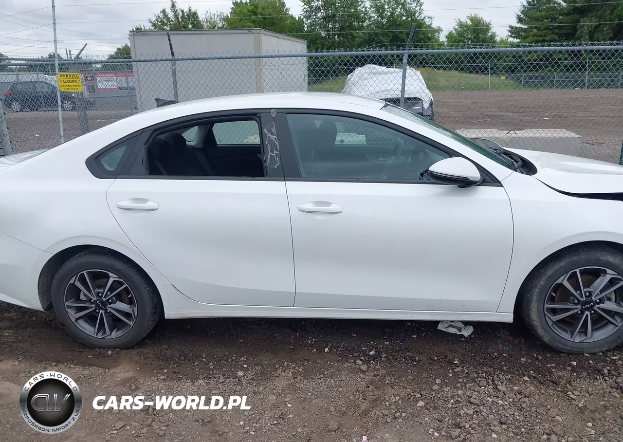 2023 Kia Forte Lxs VIN:3KPF24AD2PE621738 - 13
