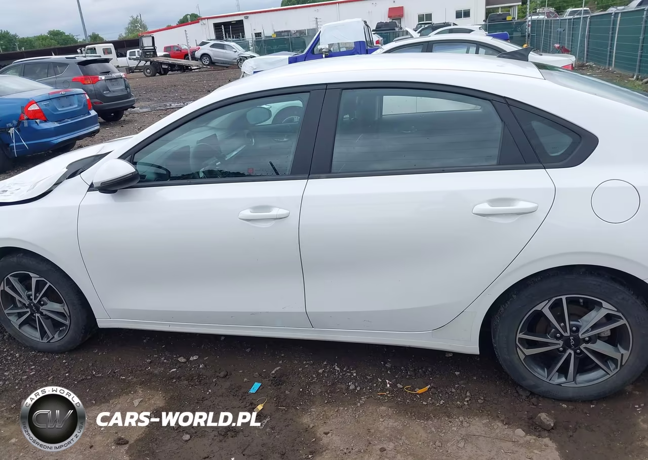 2023 Kia Forte Lxs VIN:3KPF24AD2PE621738 - 14
