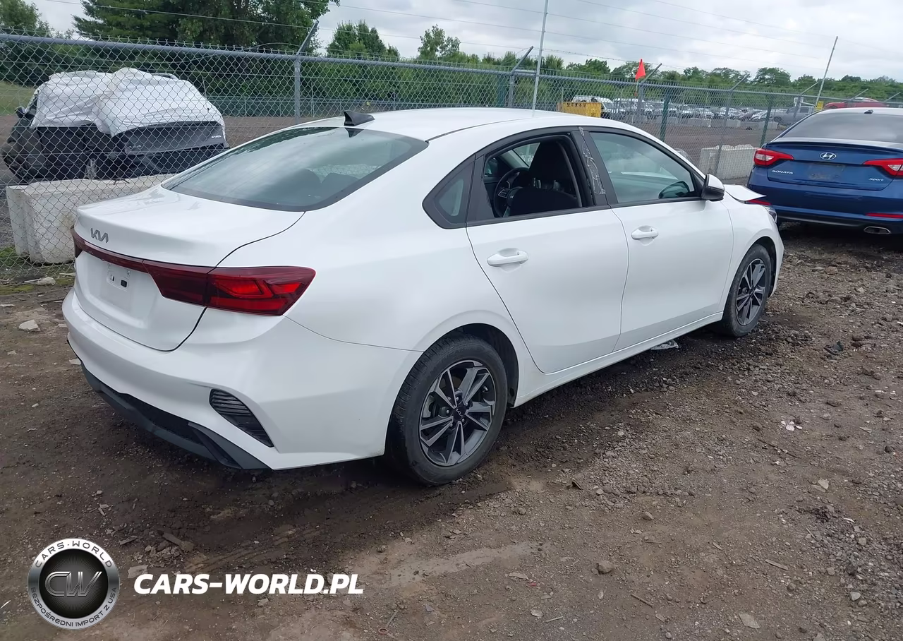 2023 Kia Forte Lxs VIN:3KPF24AD2PE621738 - 4