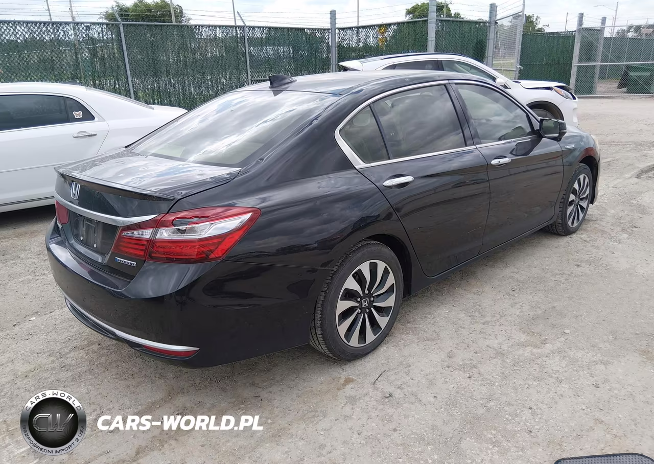 2017 Honda Accord Hybrid VIN:JHMCR6F35HC013312 - 4