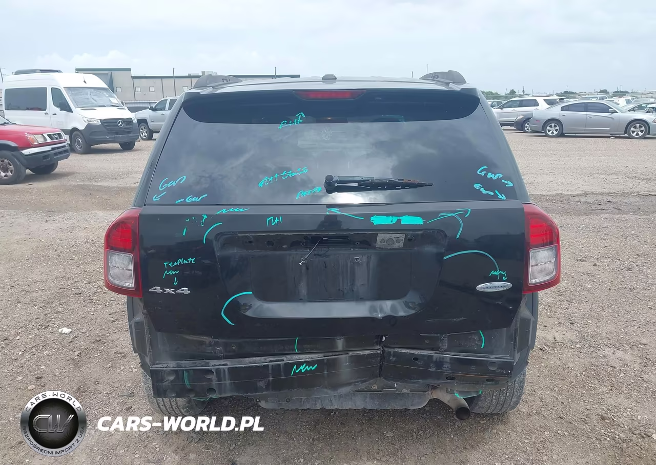 2017 Jeep Compass Latitude 4X4 VIN:1C4NJDEB2HD154590 - 17