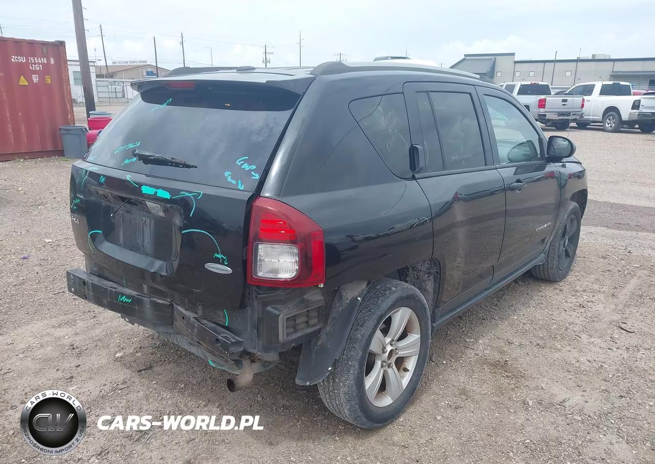 2017 Jeep Compass Latitude 4X4 VIN:1C4NJDEB2HD154590 - 4