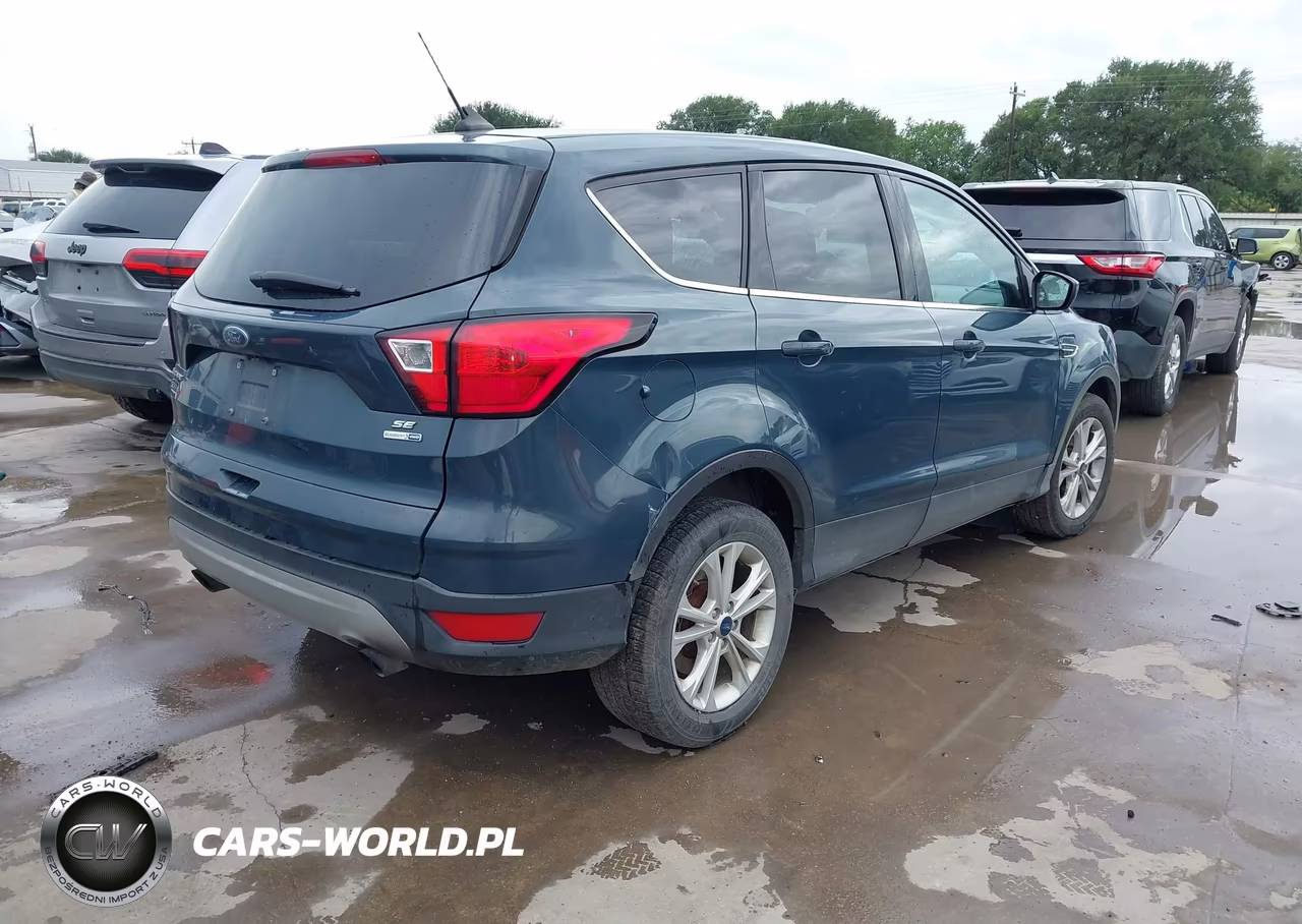 2019 Ford Escape Se VIN:1FMCU9GD8KUA46102 - 4