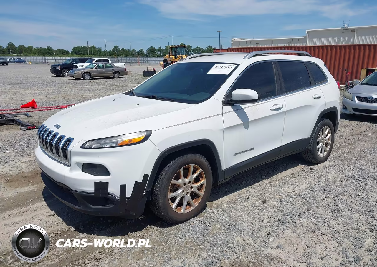 2014 Jeep Cherokee Latitude VIN:1C4PJLCS3EW103024 - 2