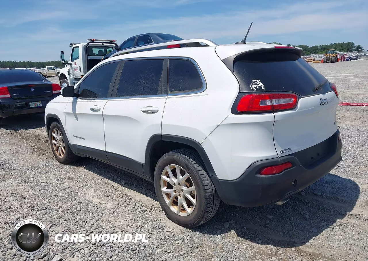 2014 Jeep Cherokee Latitude VIN:1C4PJLCS3EW103024 - 3